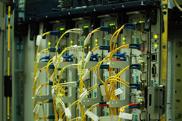 montaz-urzadzen-dwdm-juniper72DBFA38-C2A2-B583-6EFB-18D2963E0731.jpg